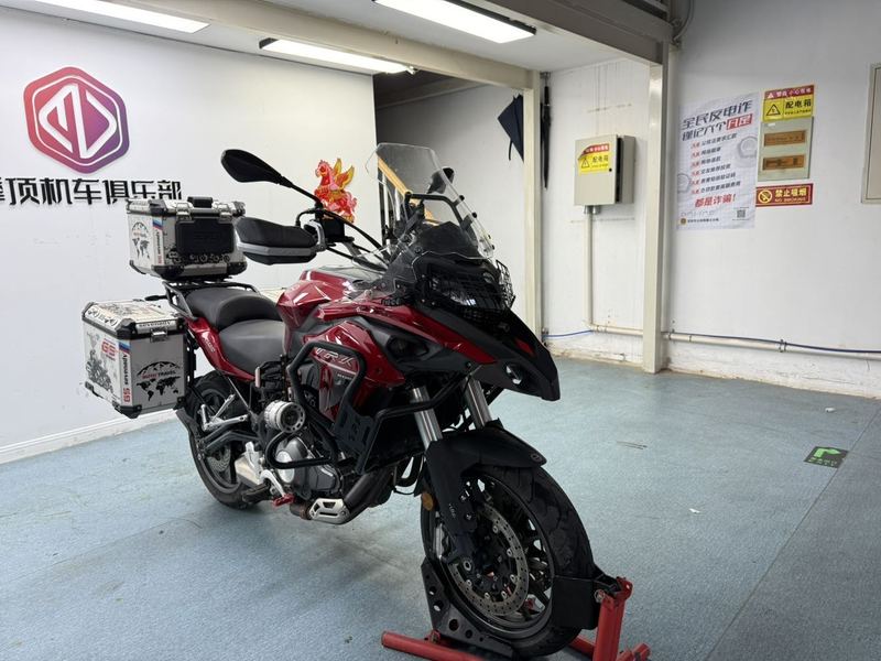 二手贝纳利金鹏 TRK502