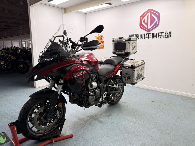 二手贝纳利金鹏 TRK502
