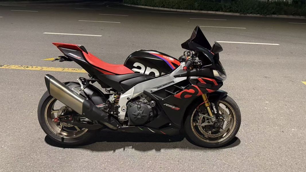 二手阿普利亚RSV4