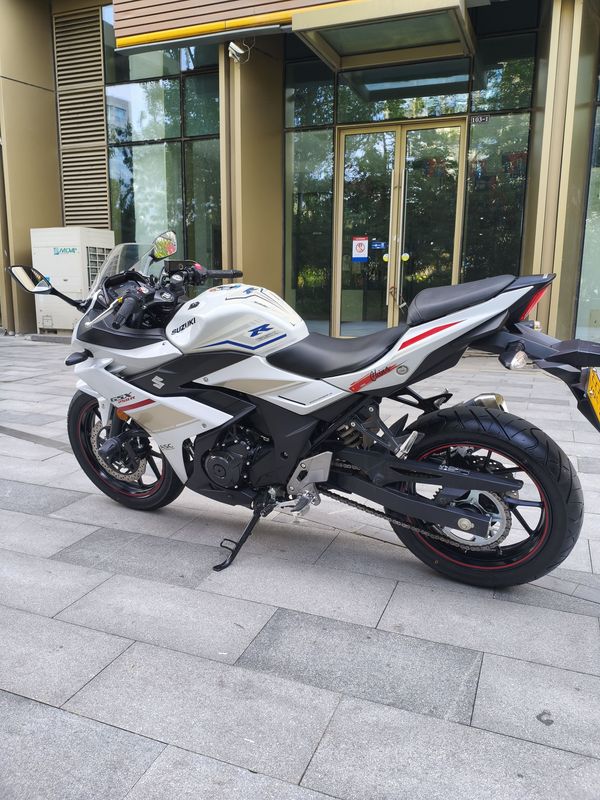 二手豪爵铃木GSX250R