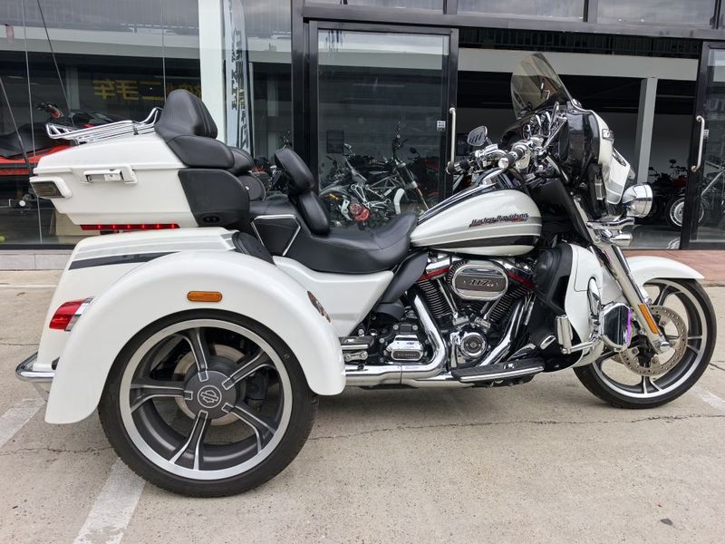 二手哈雷戴维森Tri Glide