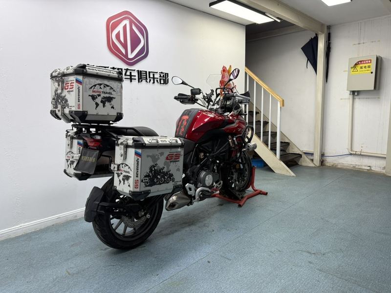二手贝纳利金鹏 TRK502