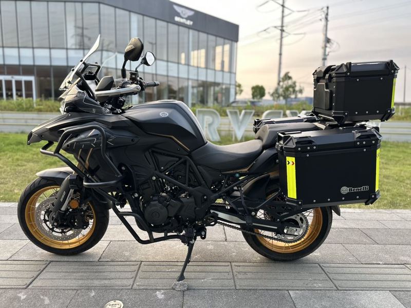 二手贝纳利TRK702