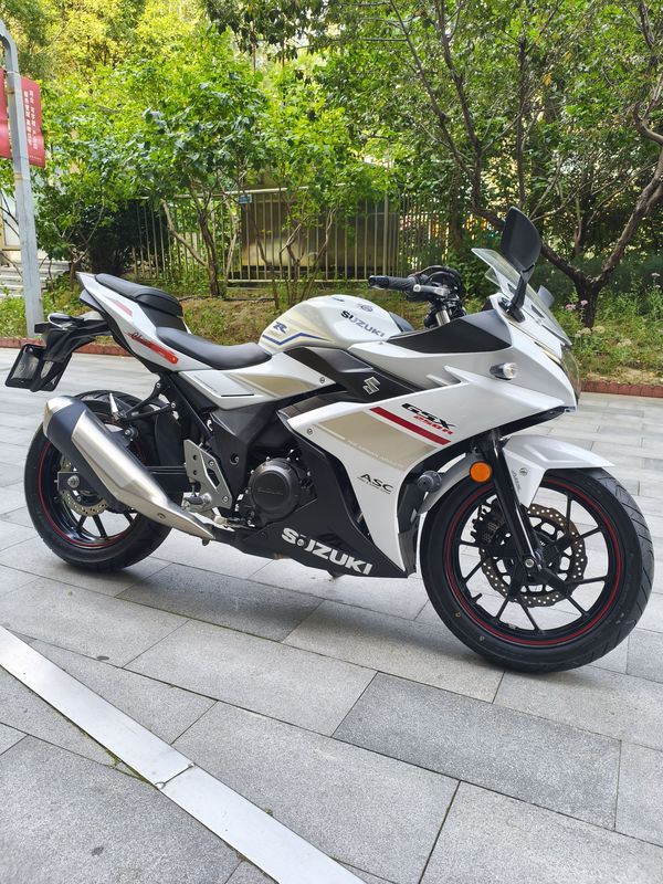 二手豪爵铃木GSX250R