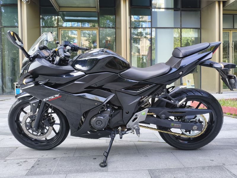 二手豪爵铃木GSX250R