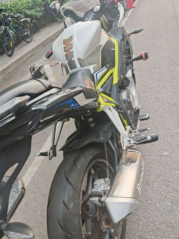 二手贝纳利龙卷风 Tornado 302R