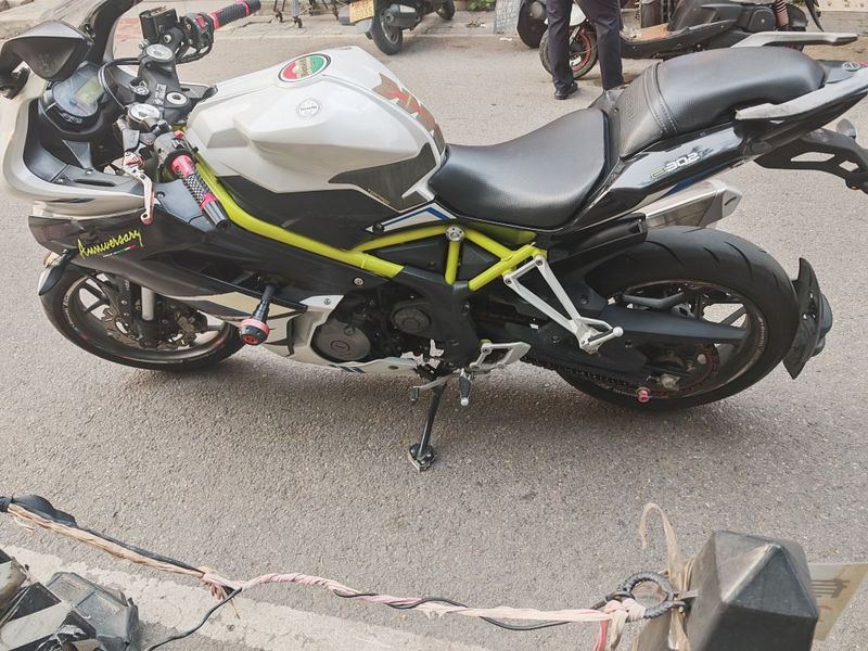 二手贝纳利龙卷风 Tornado 302R