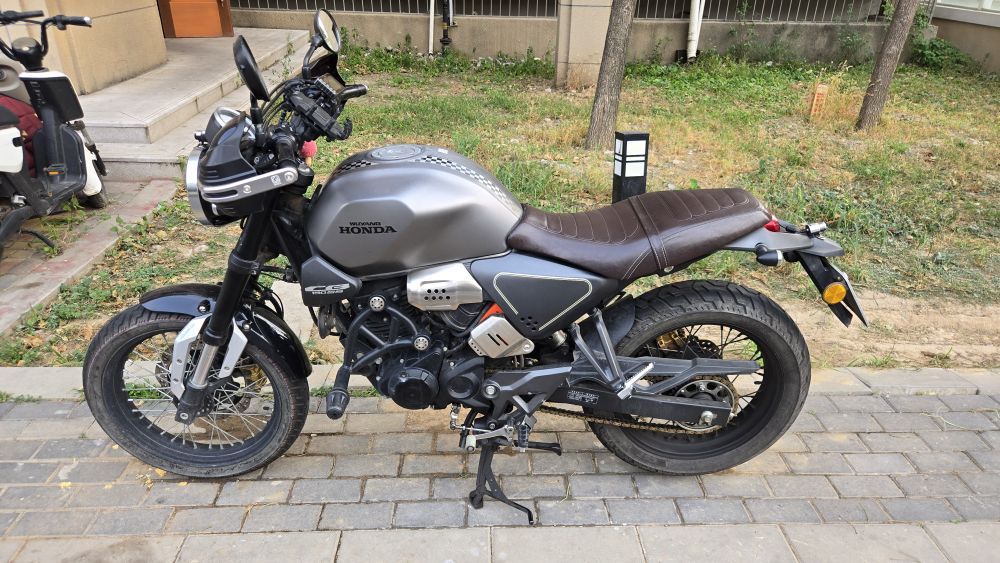 二手五羊本田鸷道 CB190SS