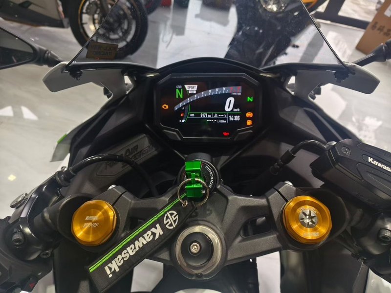 二手川崎ZX-4R