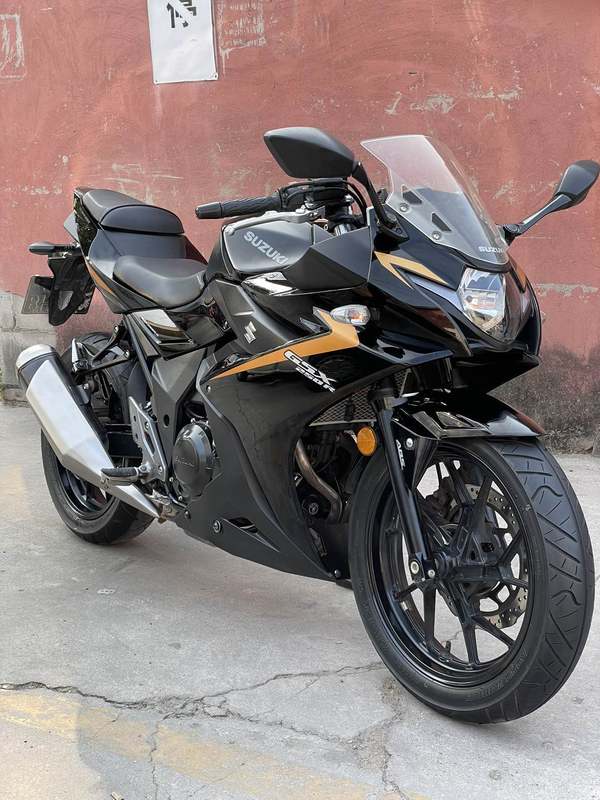 二手豪爵铃木GSX250R
