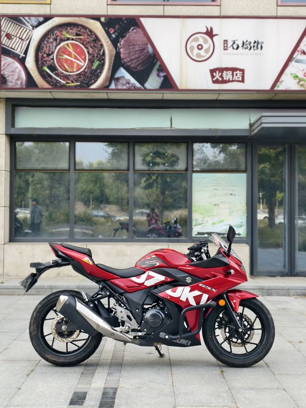 二手豪爵铃木GSX250R