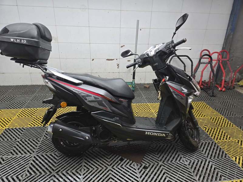 二手新大洲本田裂行 RX125Fi