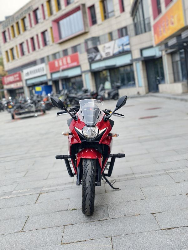 二手豪爵铃木GSX250R