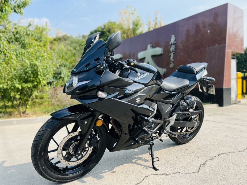 二手豪爵铃木GSX250R