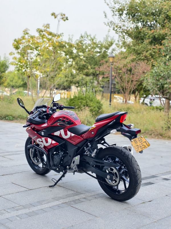 二手豪爵铃木GSX250R