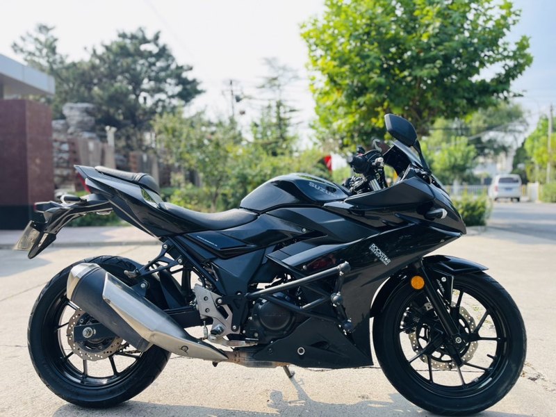 二手豪爵铃木GSX250R