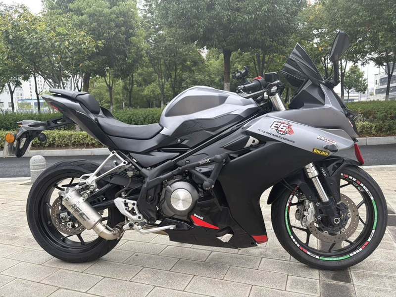 二手贝纳利龙卷风 Tornado 302R