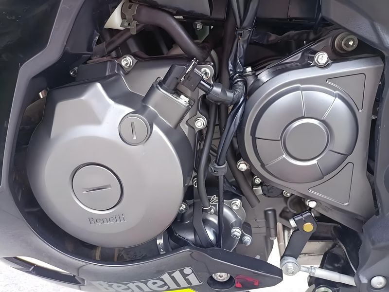 二手贝纳利龙卷风 Tornado 302R
