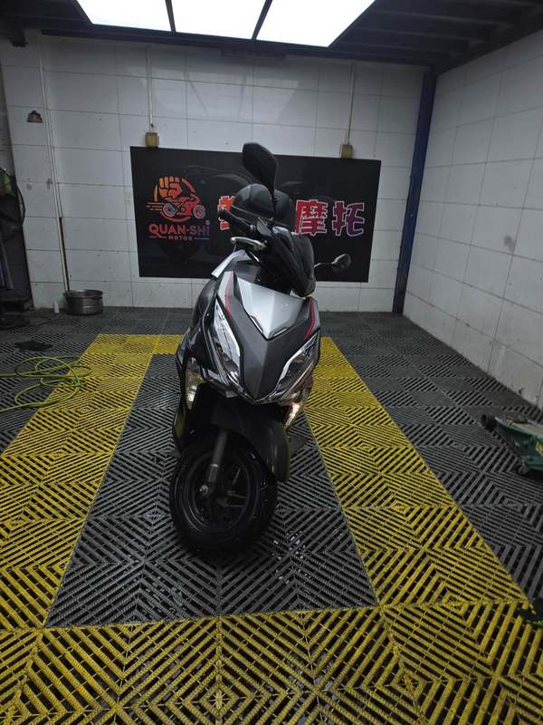 二手新大洲本田裂行 RX125Fi