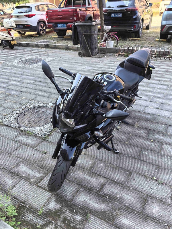 二手豪爵铃木GSX250R