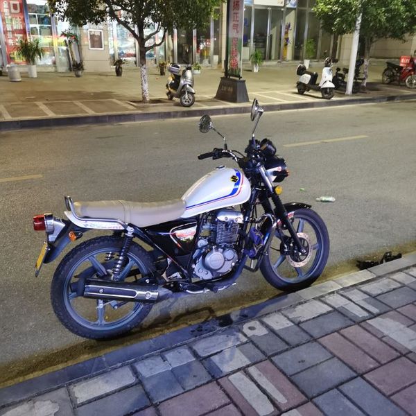 二手济南铃木酷飚150