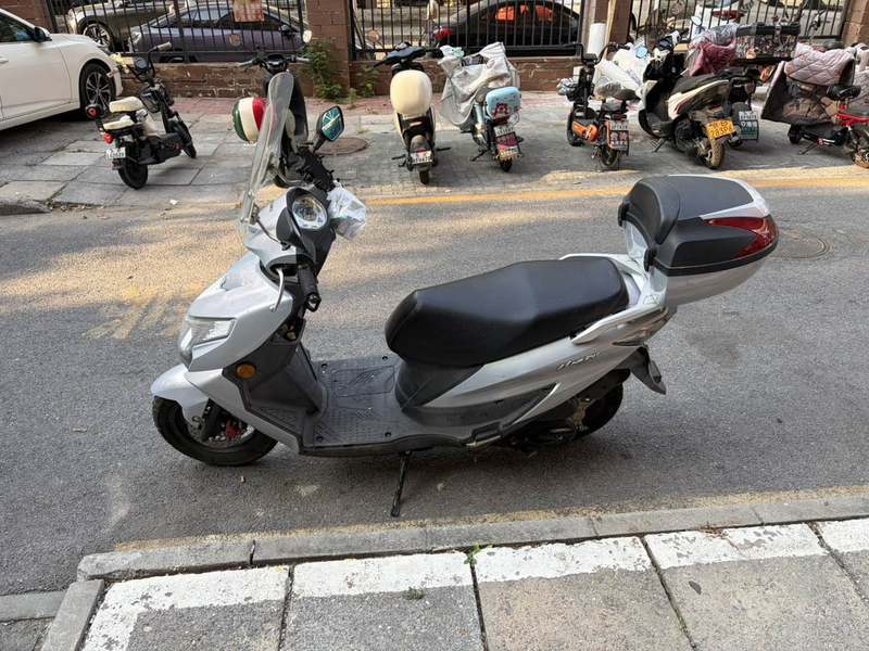 二手济南铃木优驿 UE125T