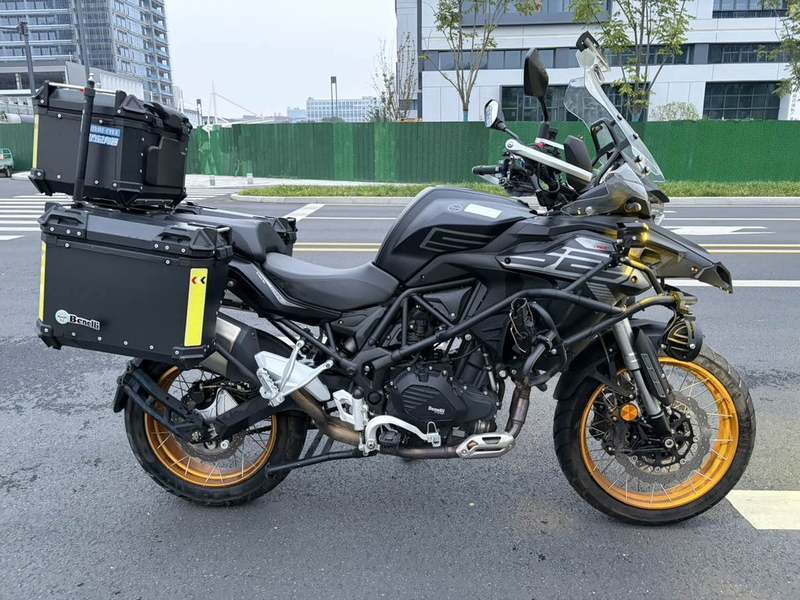二手贝纳利TRK552