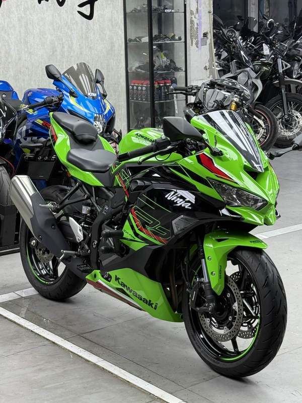 二手川崎ZX-4R