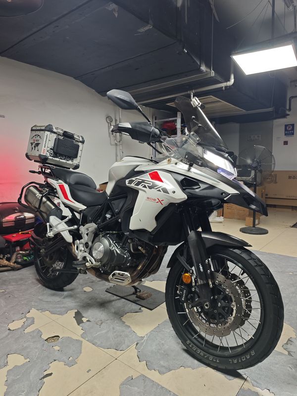 二手贝纳利金鹏 TRK502