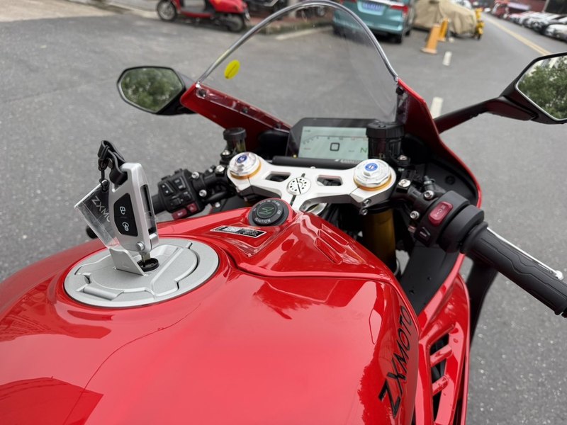 二手张雪机车820RR