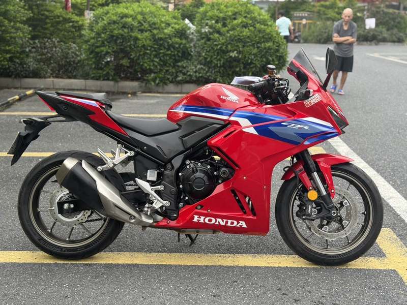 二手本田CBR400R