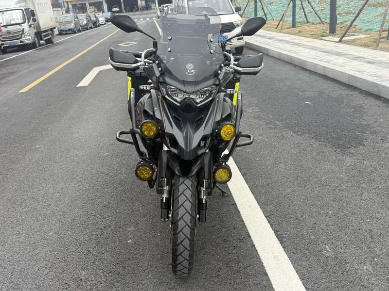 二手贝纳利TRK552