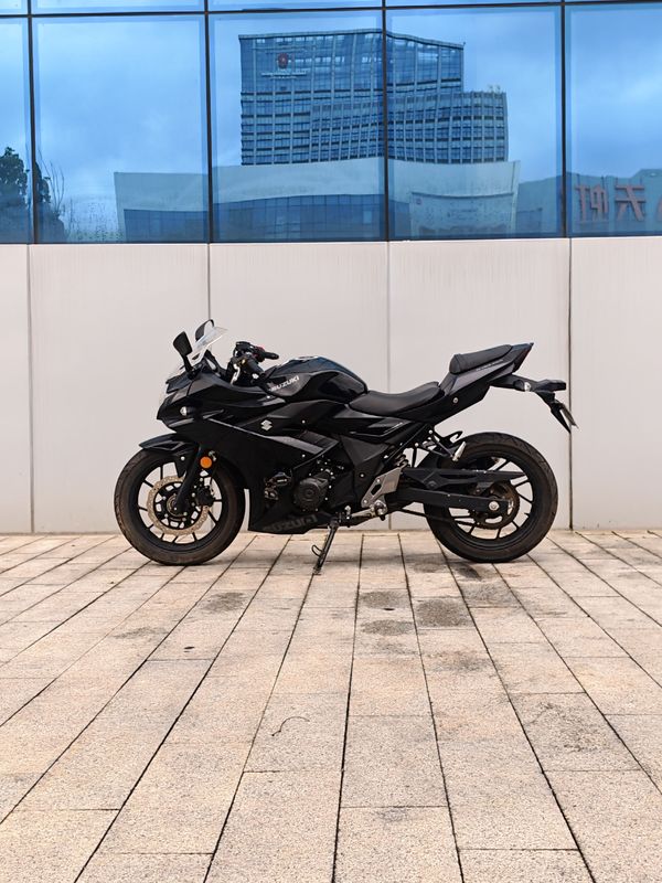 二手豪爵铃木GSX250R