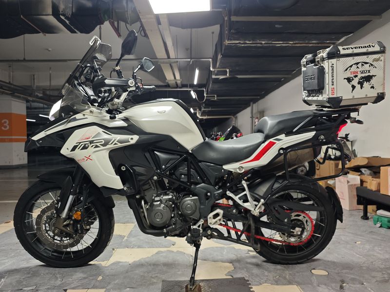 二手贝纳利金鹏 TRK502