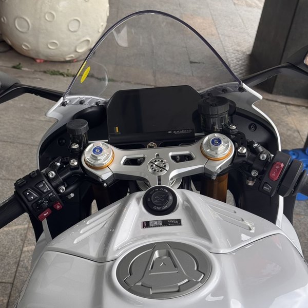 二手张雪机车820RR