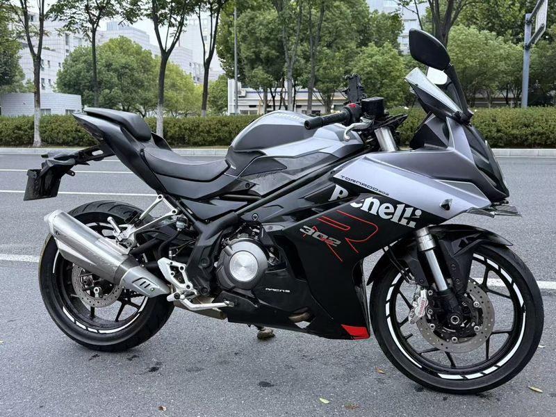 二手贝纳利龙卷风 Tornado 302R