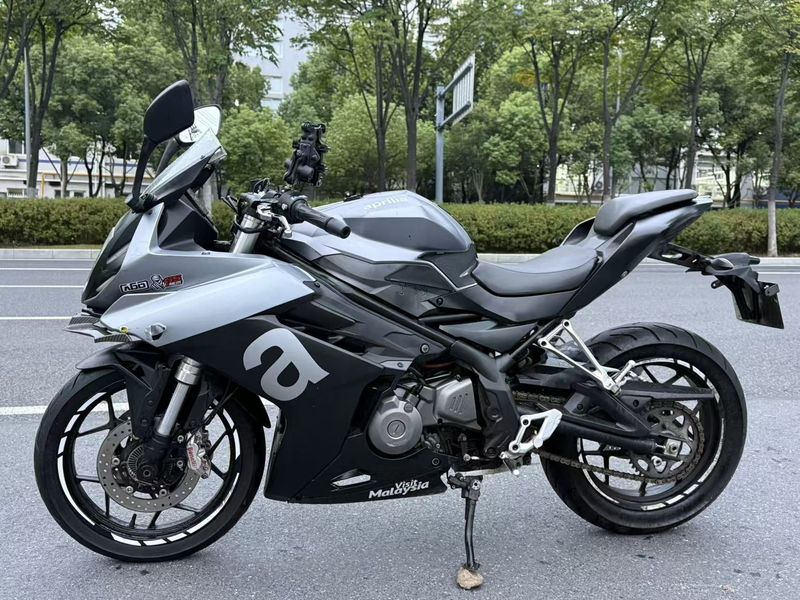 二手贝纳利龙卷风 Tornado 302R