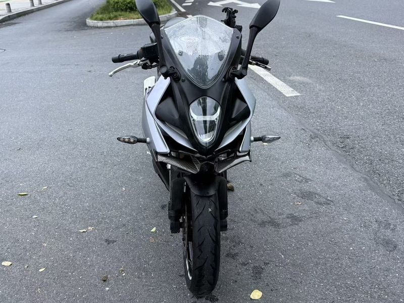 二手贝纳利龙卷风 Tornado 302R