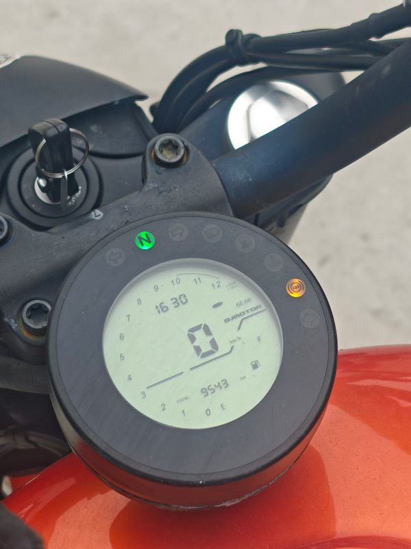 二手QJMOTOR闪300