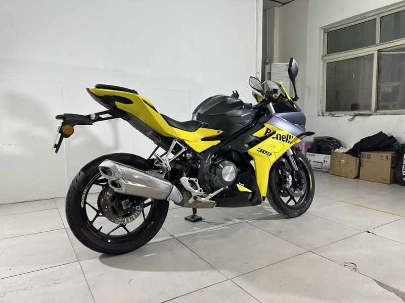 二手贝纳利龙卷风 Tornado 302R