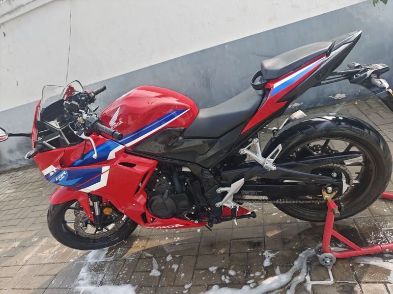 二手本田CBR400R