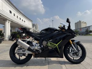二手张雪机车820RR