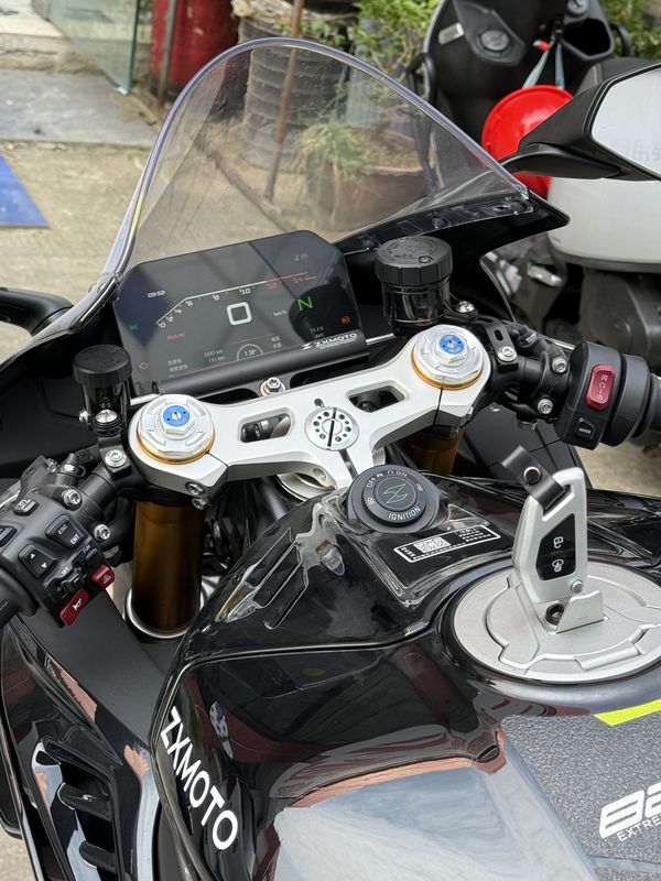 二手张雪机车820RR