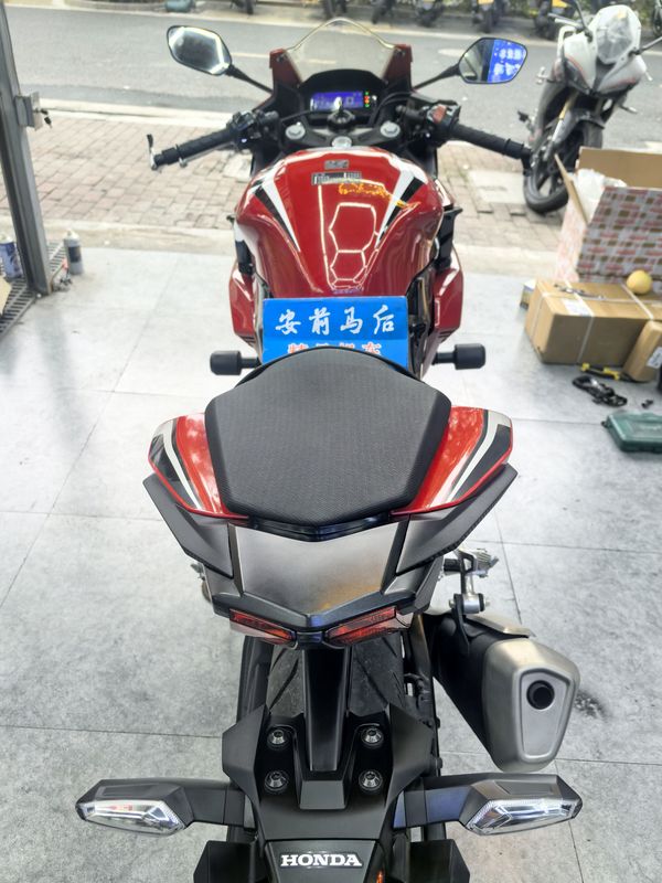 二手本田CBR400R