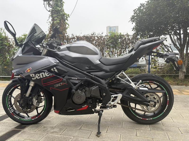 二手贝纳利龙卷风 Tornado 302R