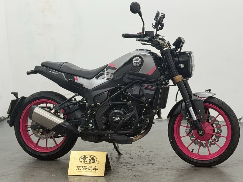 二手贝纳利幼狮 Leoncino 250