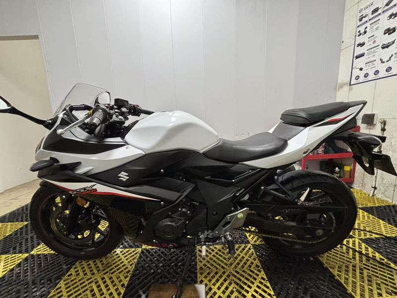 二手豪爵铃木GSX250R