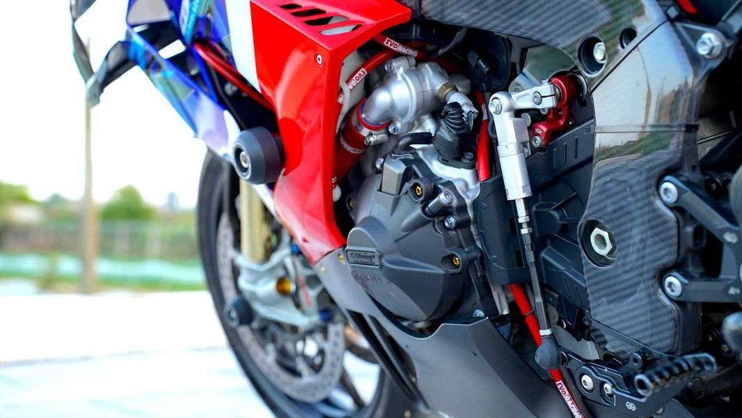 二手本田CBR 1000 RR-R