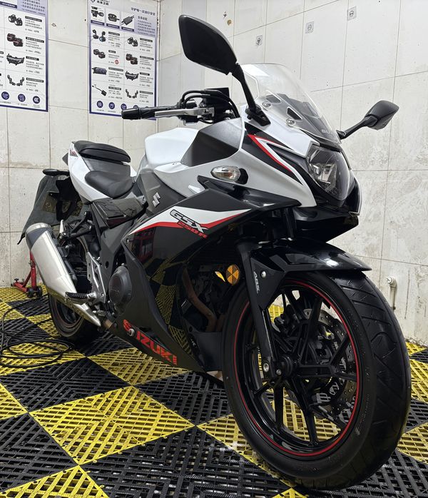 二手豪爵铃木GSX250R
