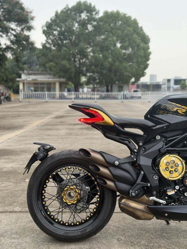 二手奥古斯塔Dragster 800